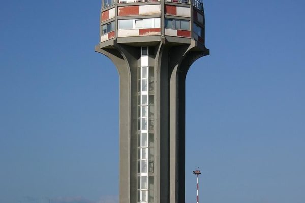 Aeroporto_di_Palermo-Punta_Raisi_-_Torre_di_controllo